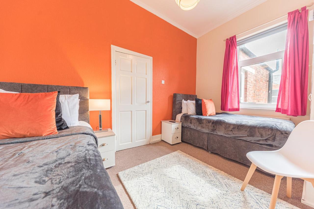 *King Bed* Luxury City Centre House Barrow-in-Furness Exterior foto